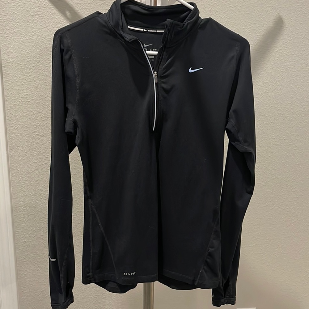 Nike women’s pullover (S)